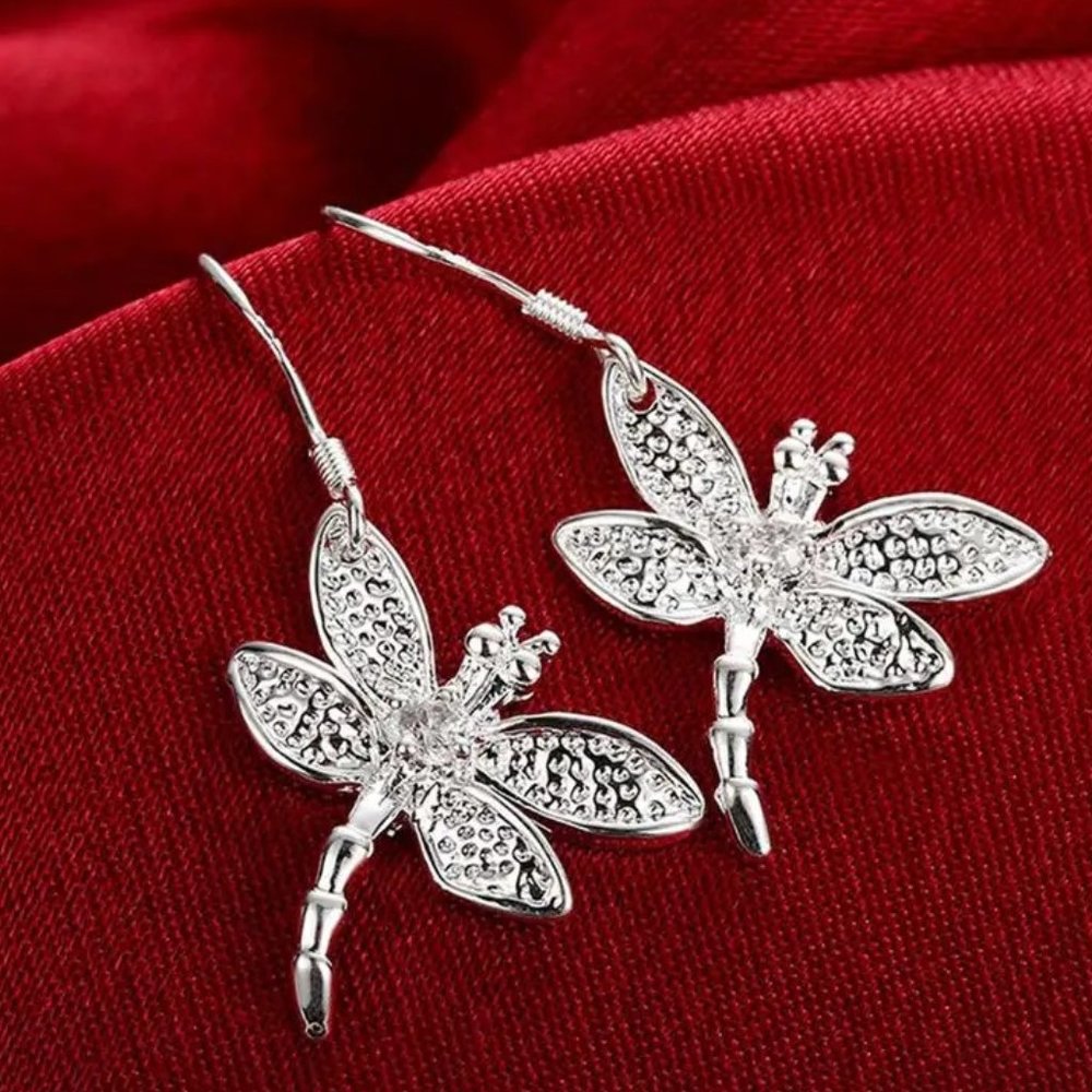 Gorgeous Crystal Dragonfly Hanging Earring's Solid Sterling Silver - Picture 2 of 9